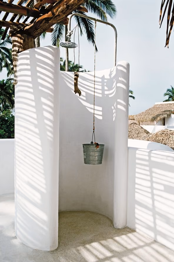 outdoor-bathroom-at-hotel-azucar-mexico-conde-nast-traveller-26jan15-pr_592x888