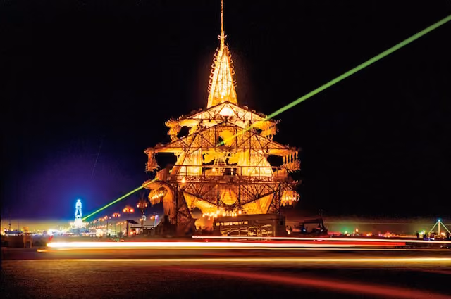 fo_nk_art_of_burning_man_262_05786_1504291500_id_948829