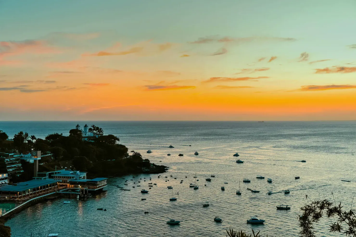 Salvador: praias urbanas únicas, milhares de rolês, música e cultura