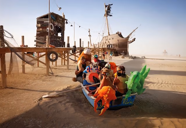 fo_nk_art_of_burning_man_016_05786_1504291427_id_948715