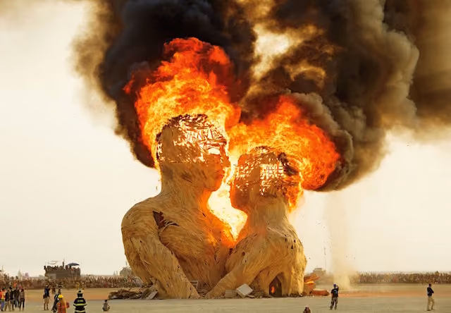 fo_nk_art_of_burning_man_054_05786_1504291436_id_948748
