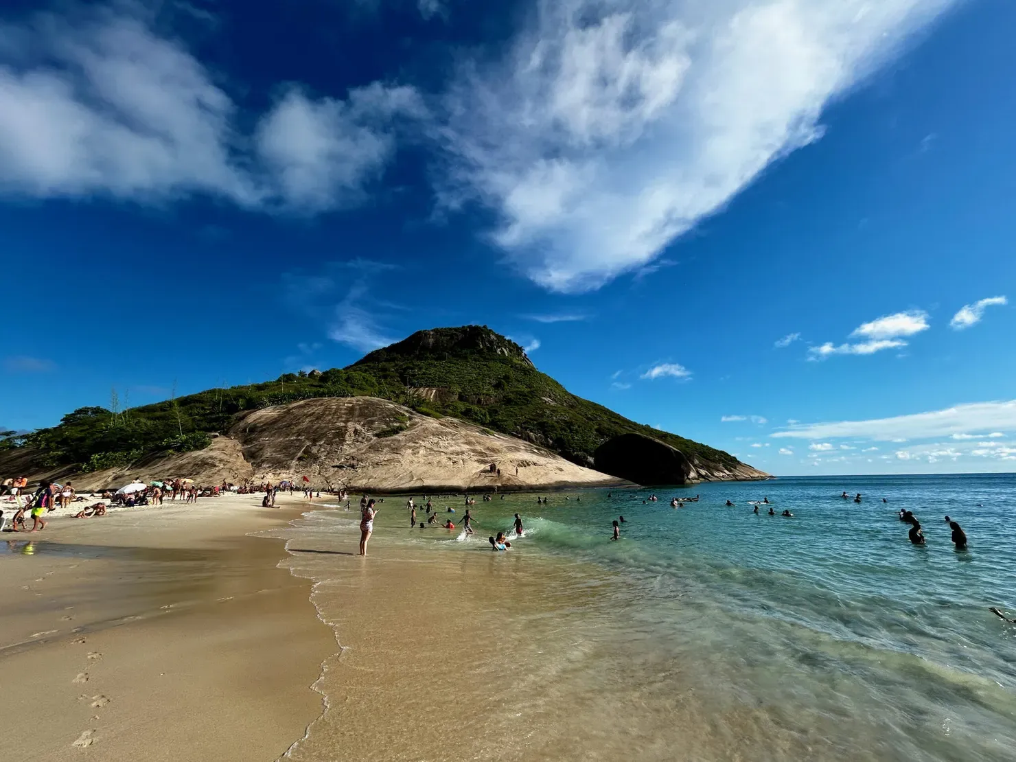 Praia do Pontal: um mundo à parte dentro do Rio de Janeiro