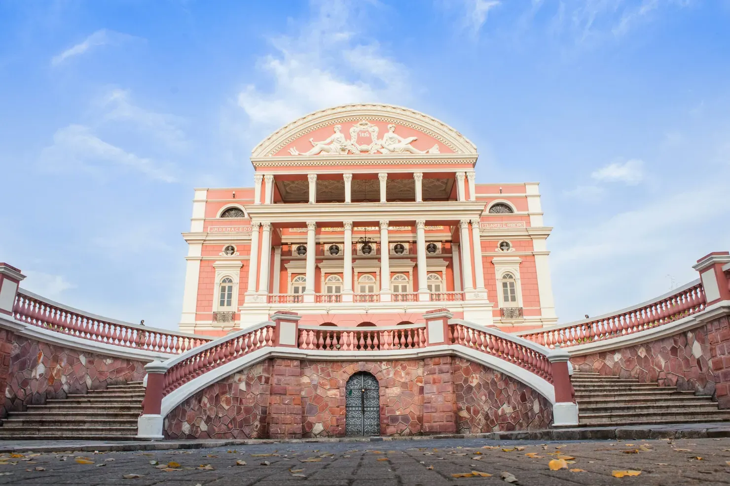 Guia para comer, beber e se divertir em Manaus