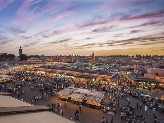 Jemaa-el-Fna-2-mercado-the-summer-hunter